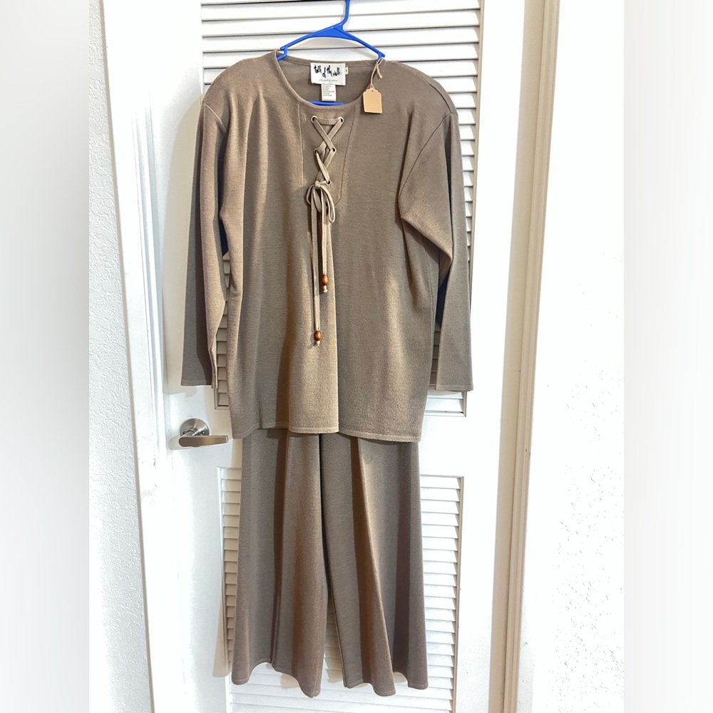 Talk of the Walk Women’s Sweater (S) and Pant (M) Set comfy,wool acrylic blend